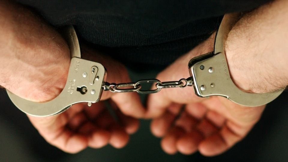 Jogsi nélkül vezetett, börtönbe megy