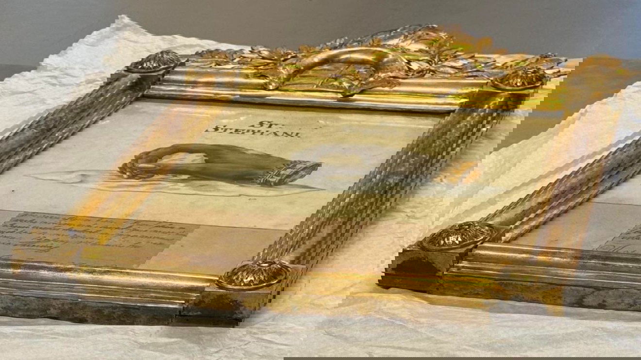 Budapesten restaurálják a váradi egyházművészeti gyűjteményben található selyemfestményt