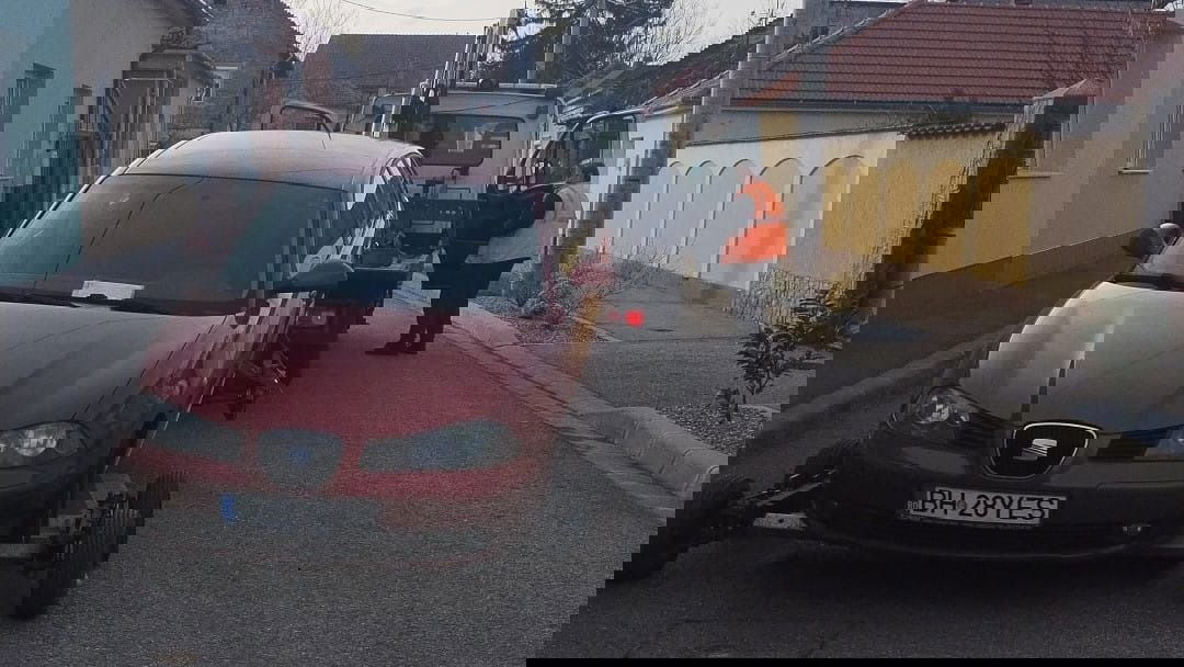 Elhagyott autót szállítottak el