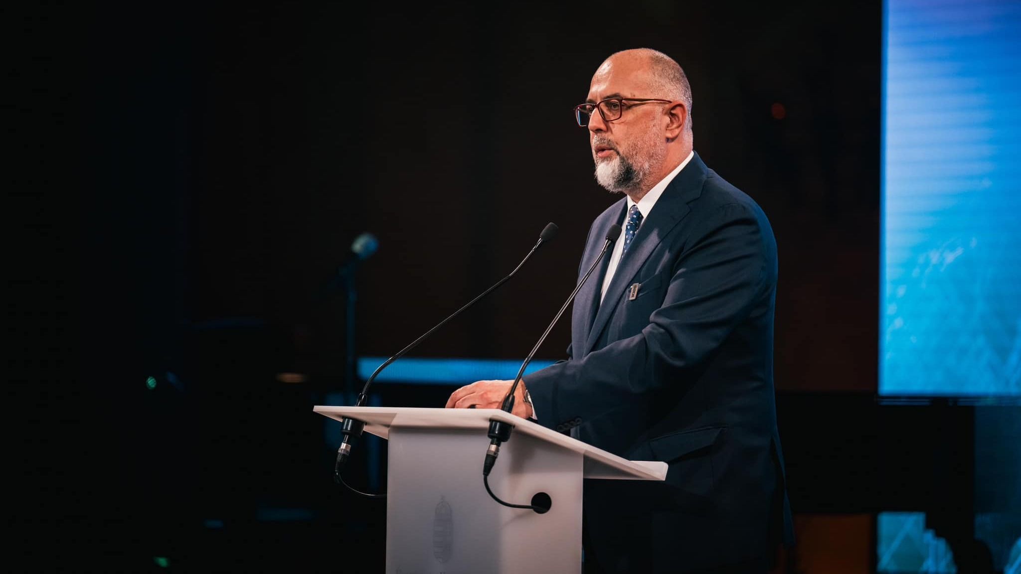 Kelemen Hunor: Crin Antonescu számára pluszteher, hogy Iohannis nem mond le a tisztségéről