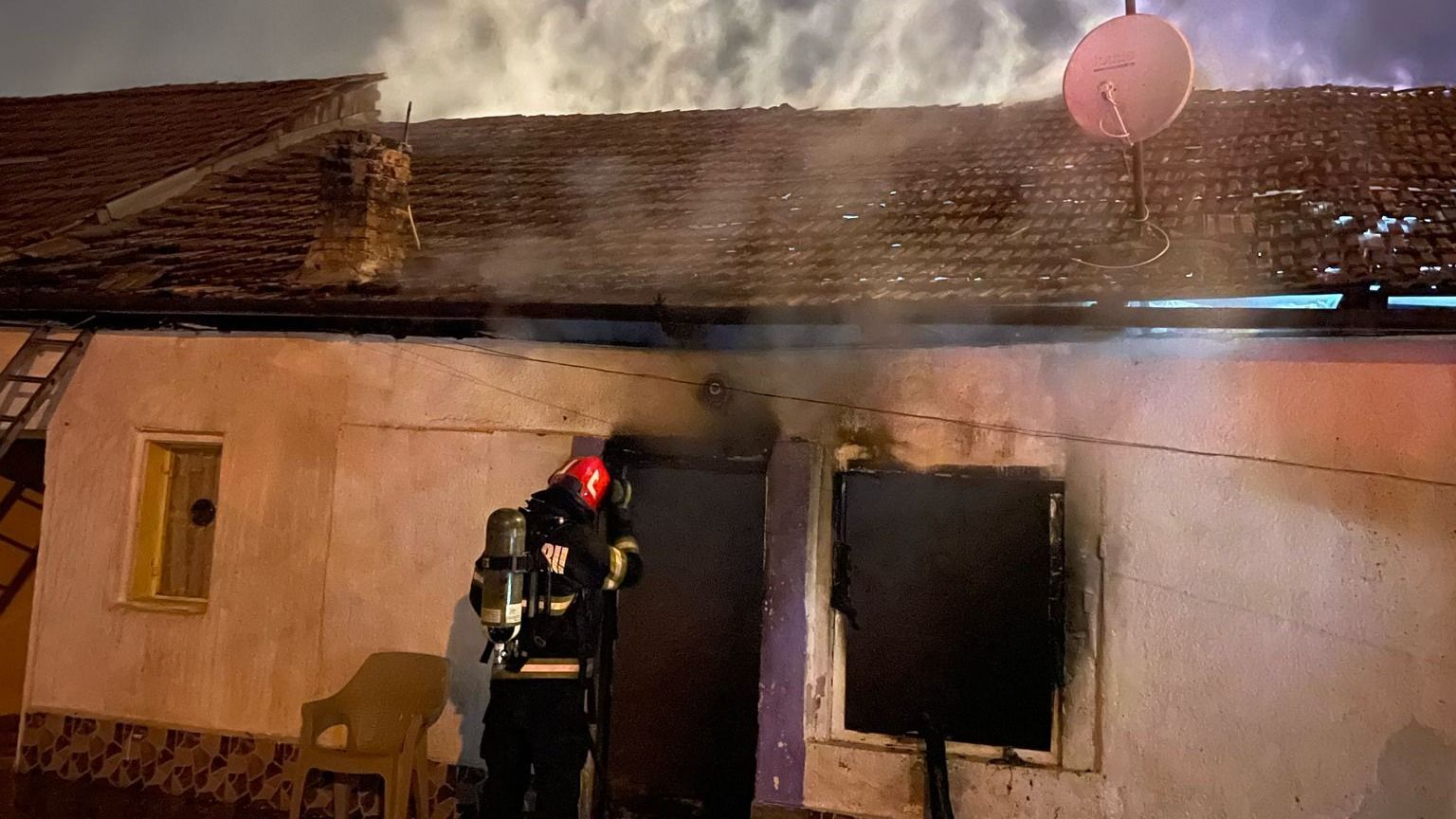 Felügyelet nélkül hagyott gáztűzhely okozott tüzet Váradon