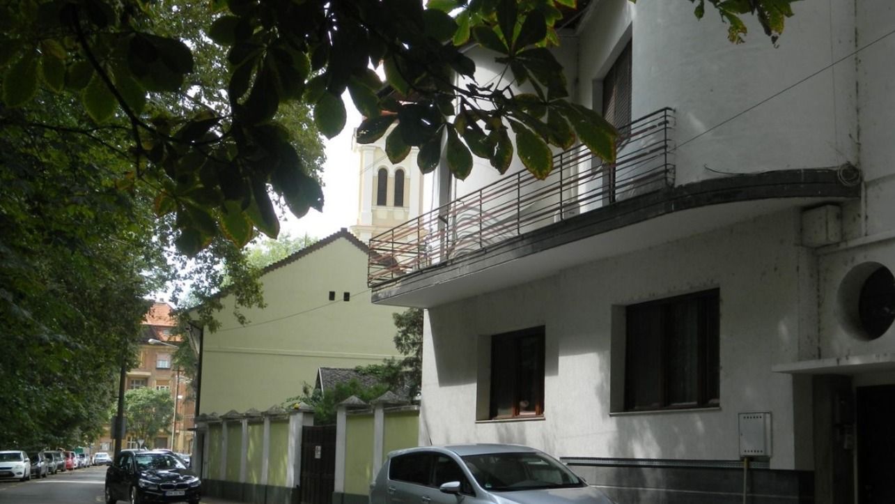 Utat törne a belvárosban az önkormányzat