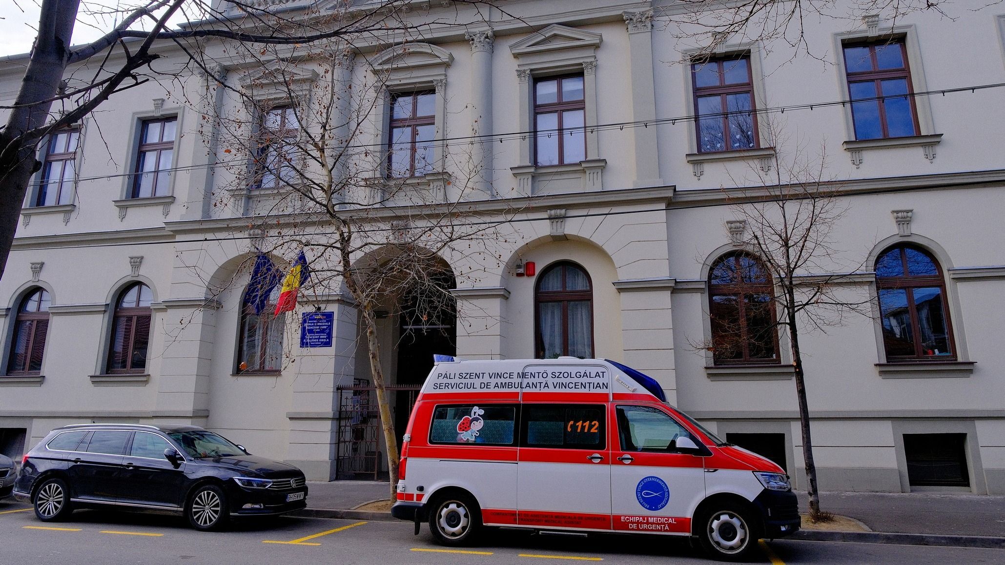 Defibrillátorokkal szerelnek fel több váradi tanintézményt