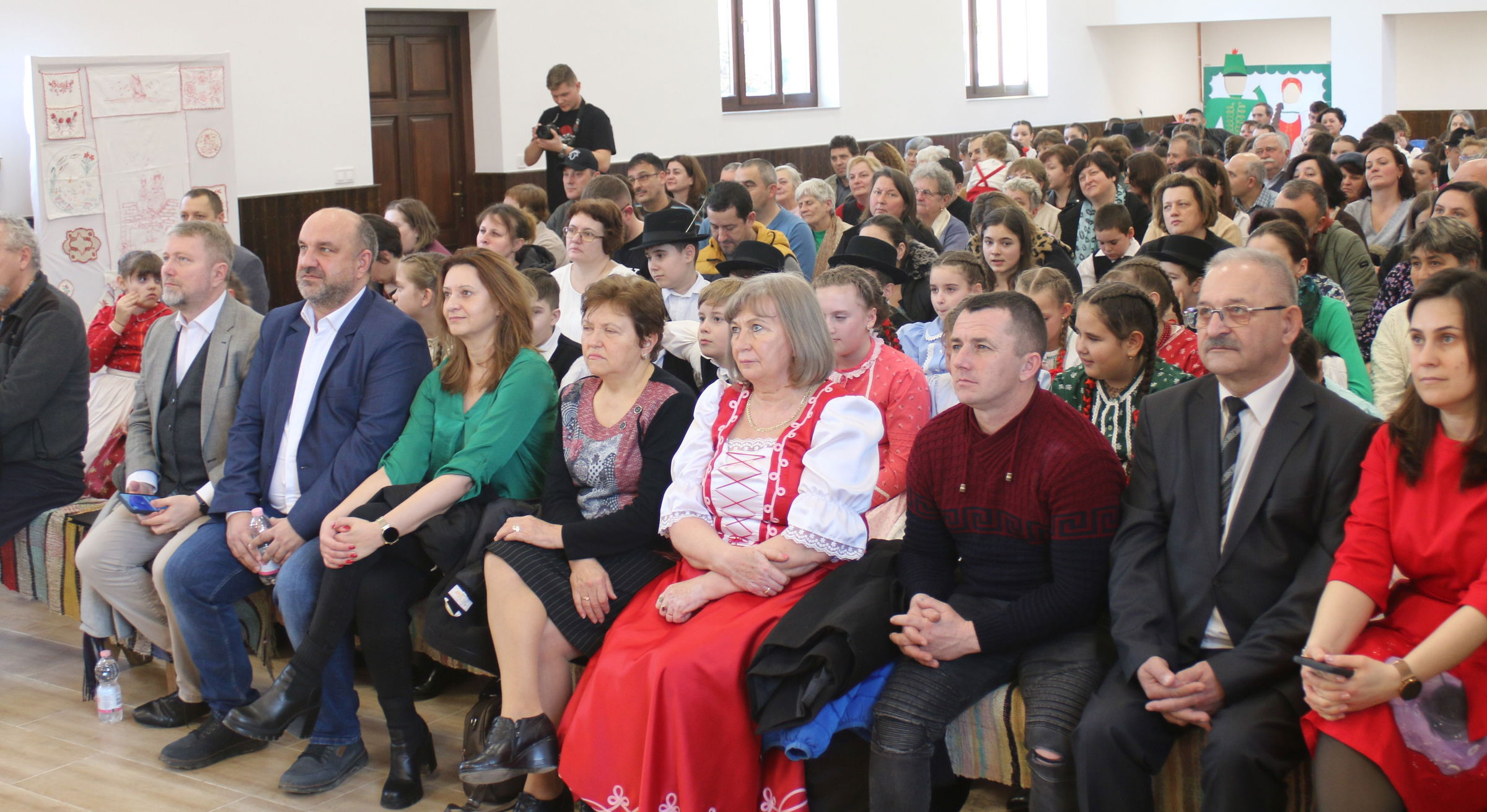 Kultúrházavató ünnepség Bihardiószegen