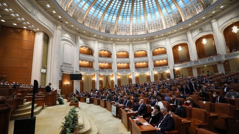 Elmarad kedden a parlament ülése