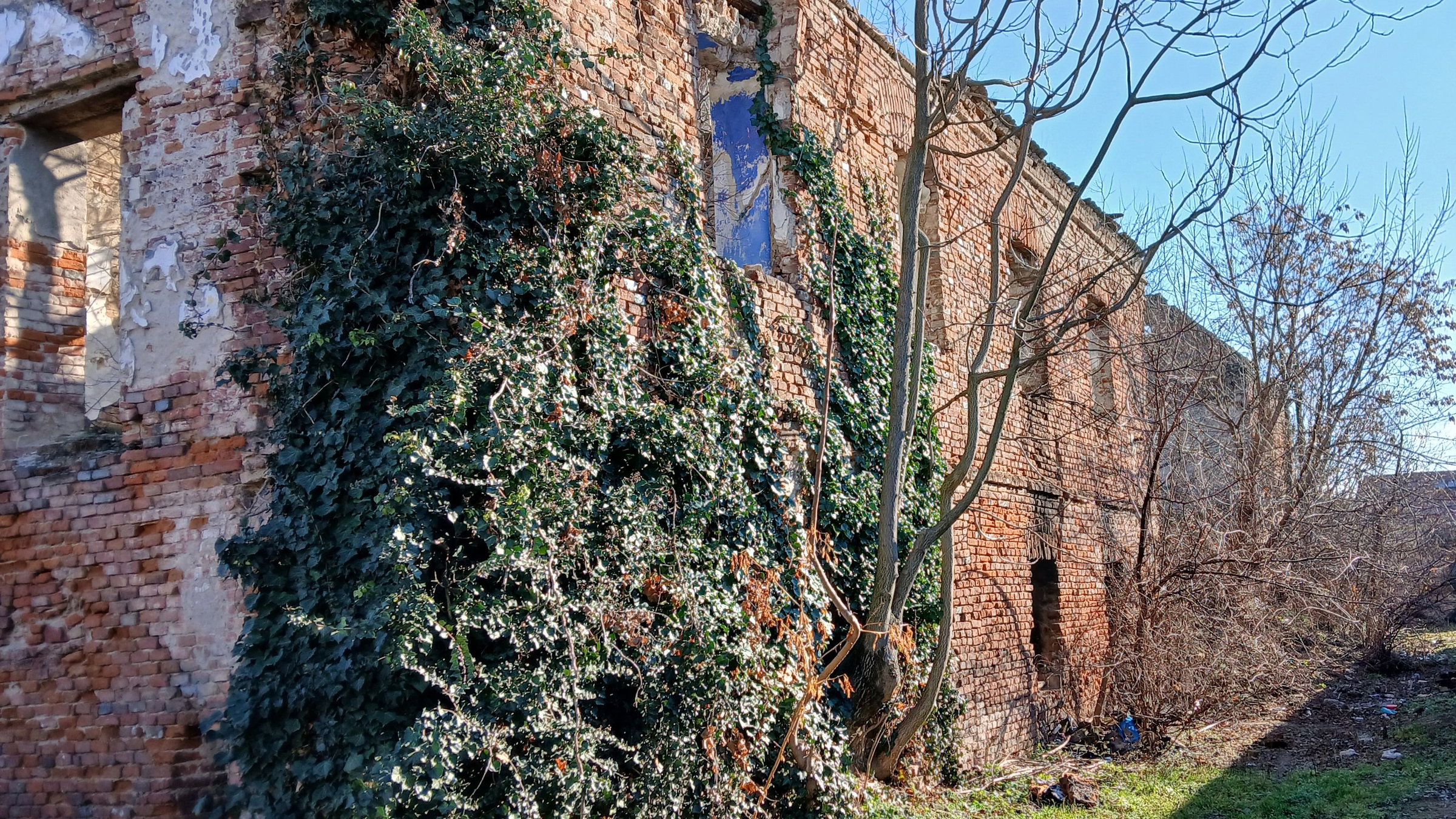 Kisajátítással megmenthető lenne a váradi huszárlaktanya