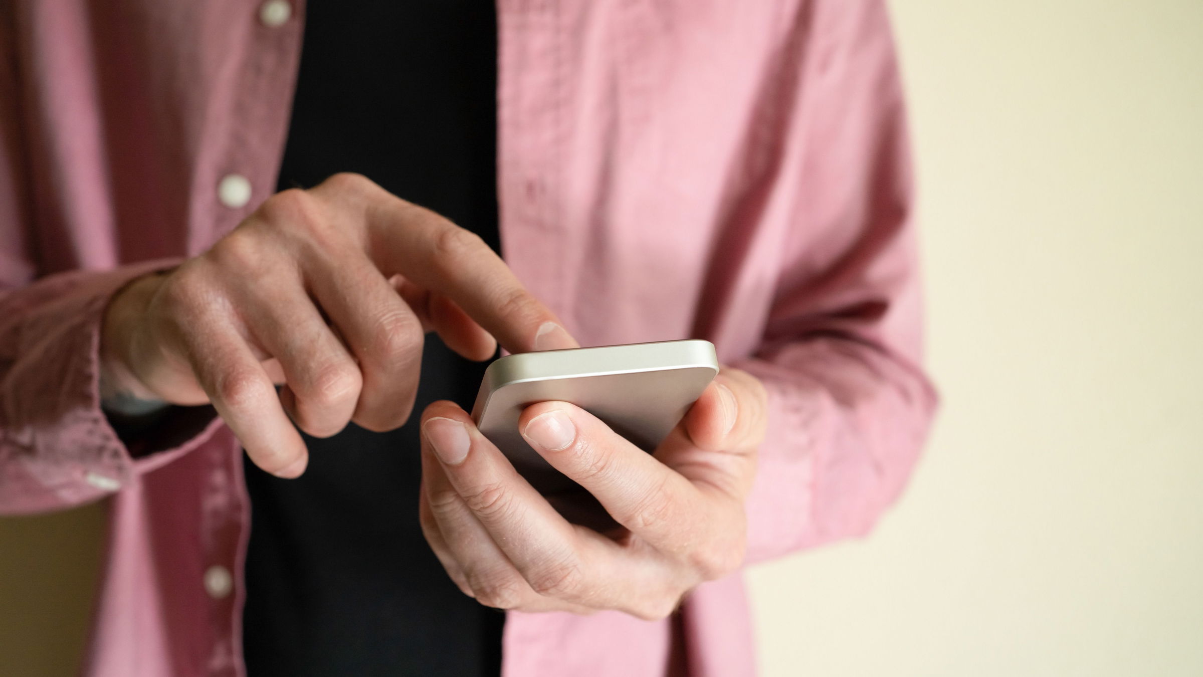 Különféle állami hatóságok nevében küldött álüzenetekre figyelmeztet a kiberbiztonsági igazgatóság