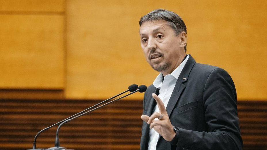 A képviselőházba várják a kormány órájára február 17-én Daniel David tanügyminisztert