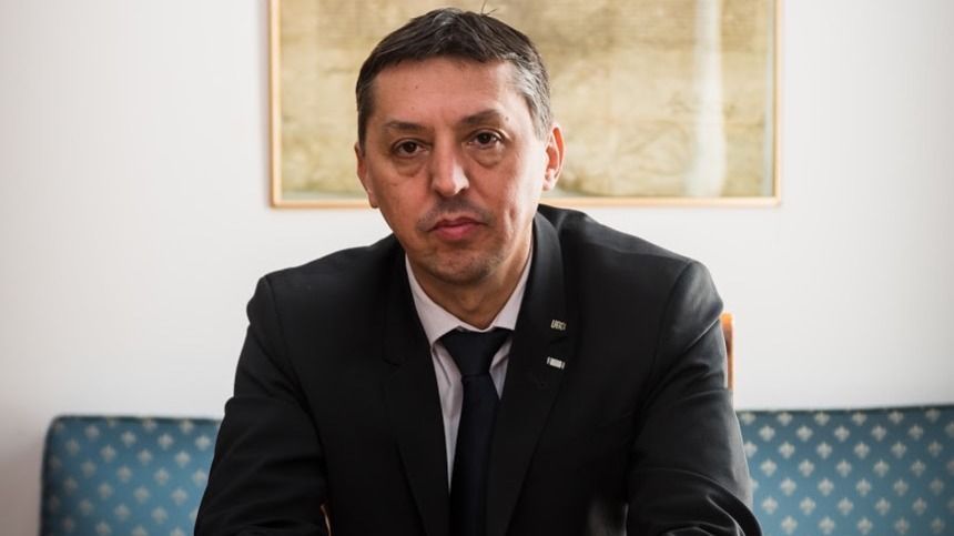 Daniel David: Kötelező tantárgy lesz a középiskolában Románia történelme