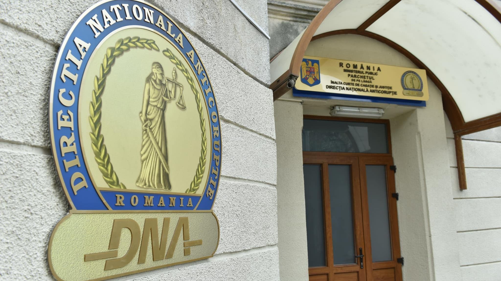 Az USA védelmi minisztériumának nyomozószolgálatával végez közös nyomozást a DNA