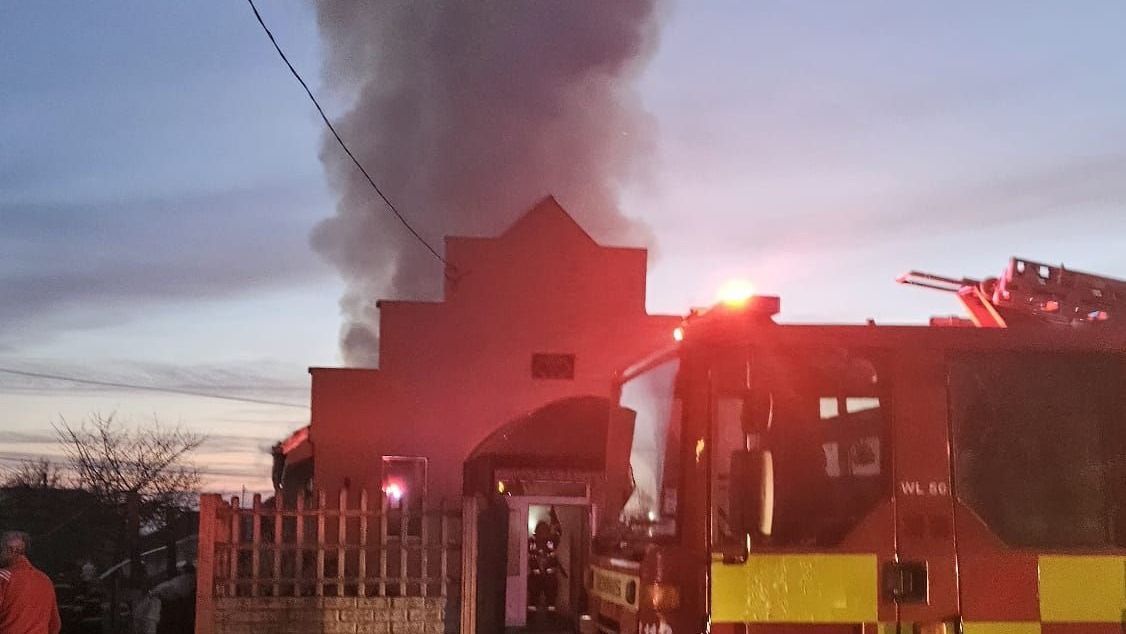 Kigyulladt a pusztahollódi pünkösdista templom