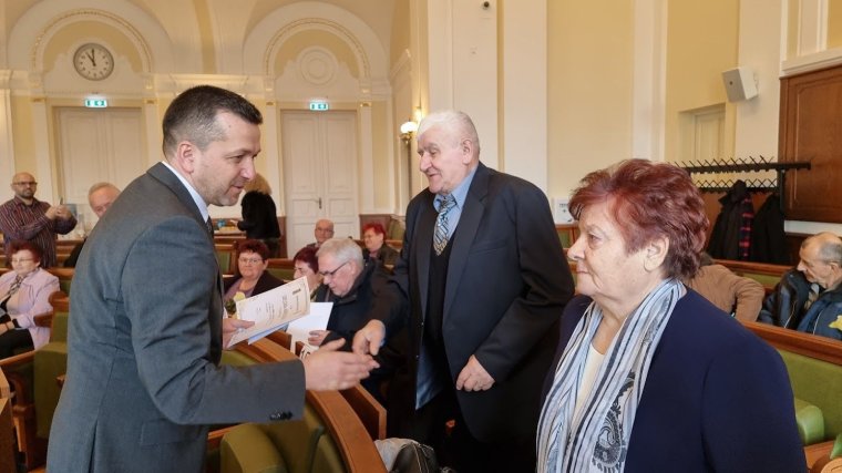 Köszöntötték az aranylakodalmas házaspárokat