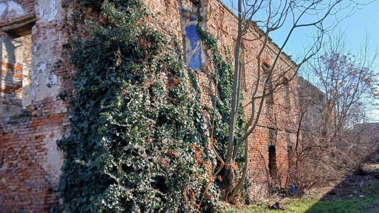 Kisajátítással megmenthető lenne a váradi huszárlaktanya