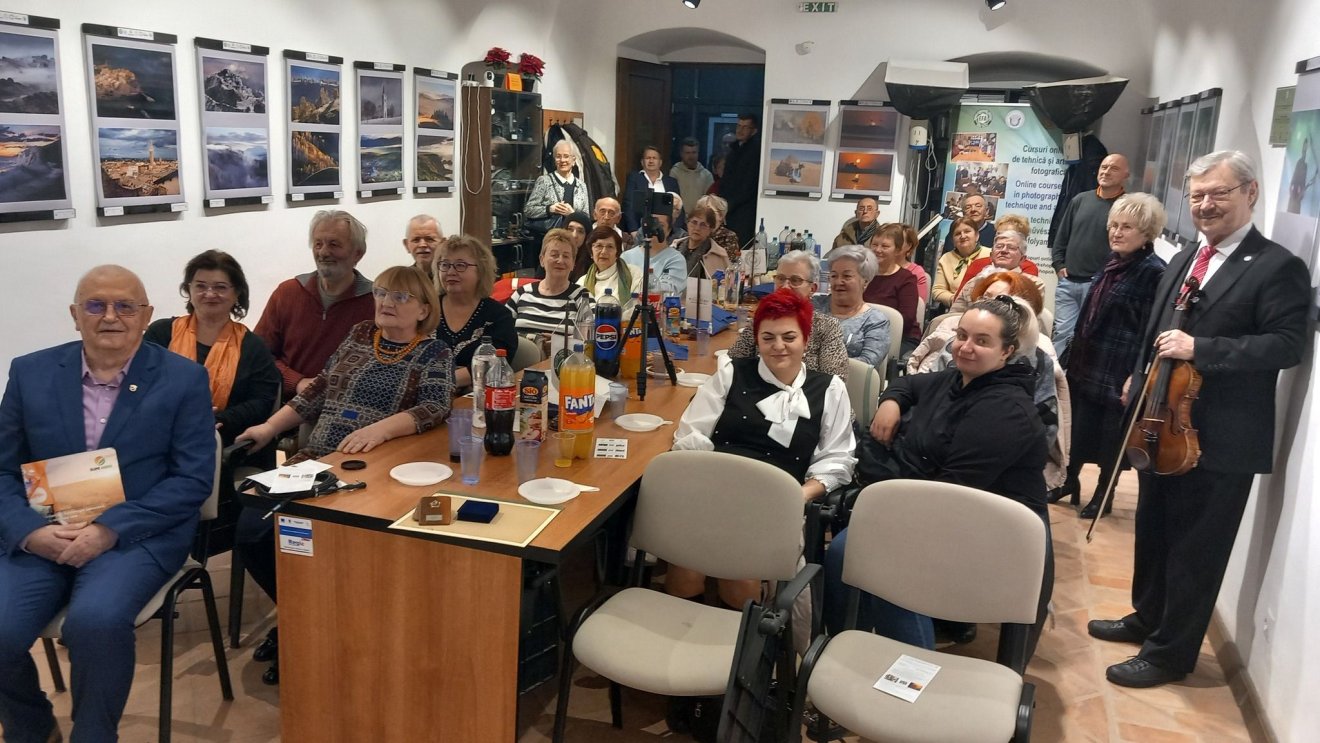 Retrospektív fotókiállítás nyílt az EFA-ban