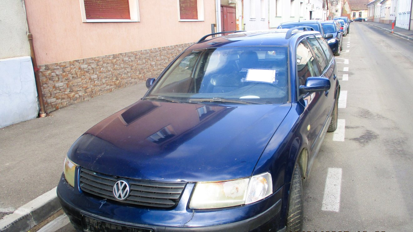 Elhagyottnak tűnő autót találtak