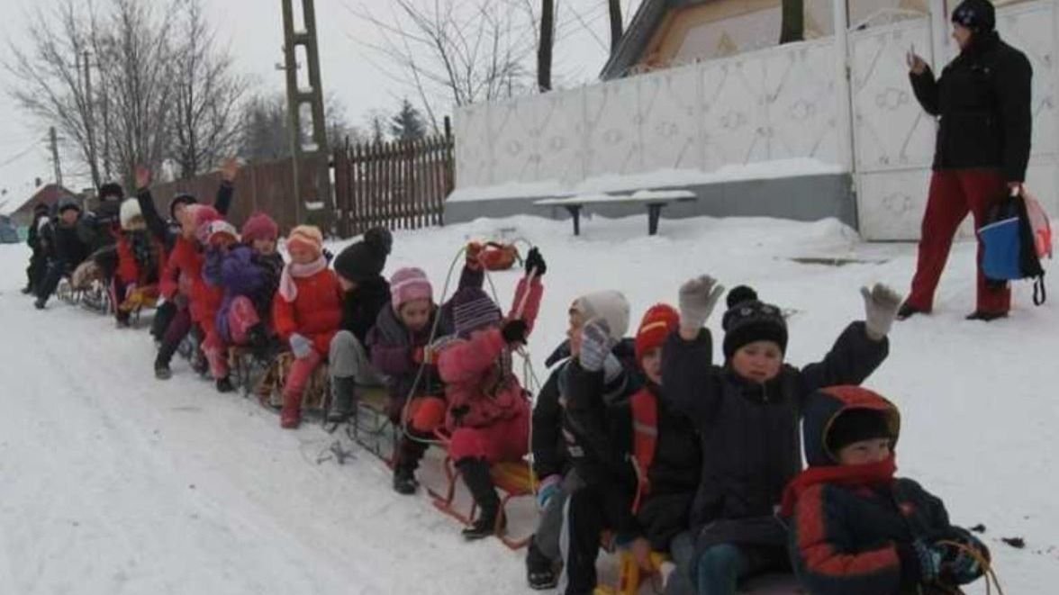 Szánkózás miatt terelték el a forgalmat egy útról Konstanca megyében