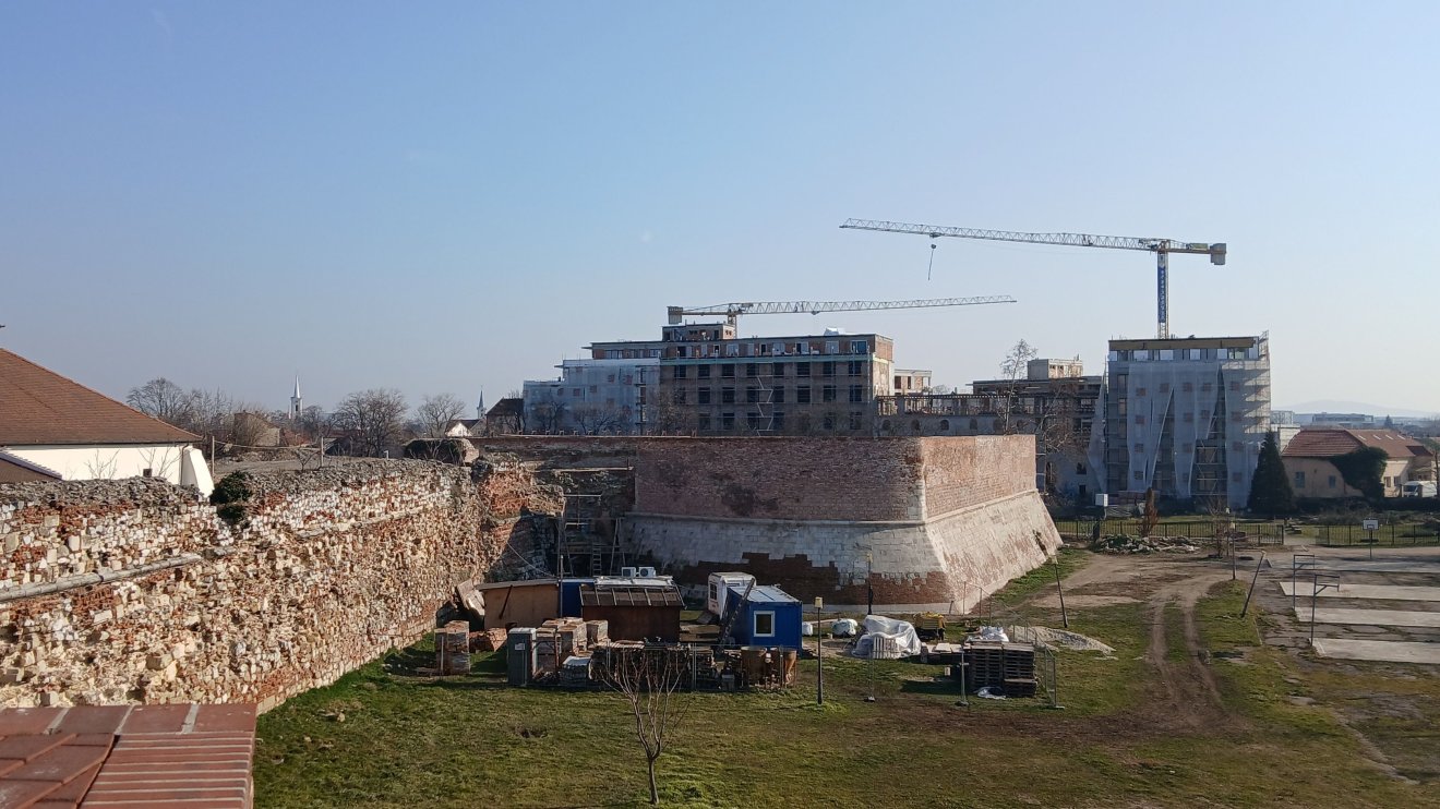 Még várni kell a várat védő dokumentumra