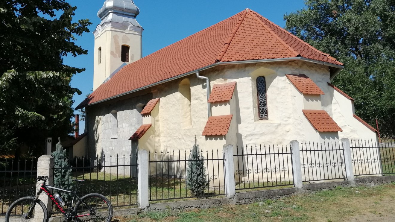 A „nárciszok földjéről” Fugyi református templomához