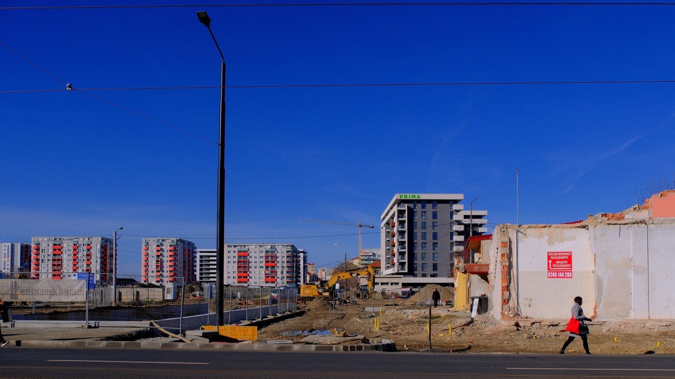 Magasház épül a közúti aluljáró mellett