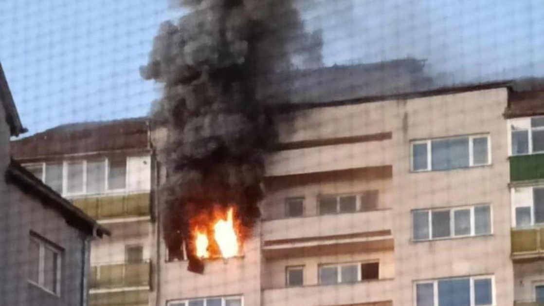 Nagyszeben: 57 embert menekítettek ki egy kigyulladt tömbházból ׀ VIDEÓ