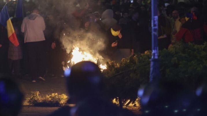 Az USR elítéli az utcai zavargásokat, de a hatalmon levő pártokat is bírálja a kialakult helyzetért