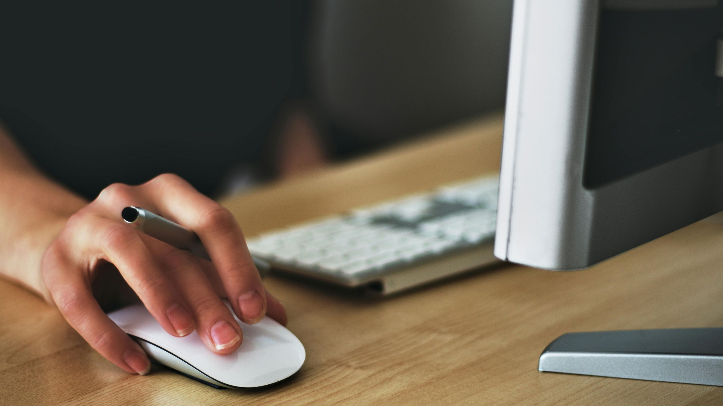 Illegális tartalmak eltávolítására szólított fel a CNA