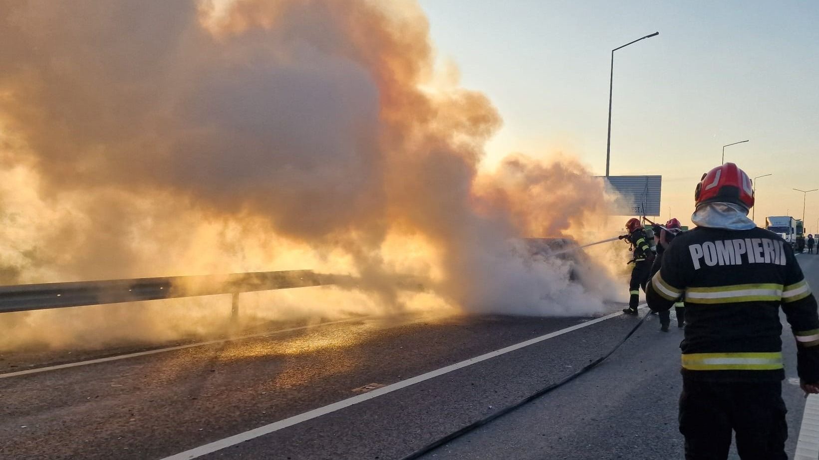 Menet közben gyulladt ki egy személyautó