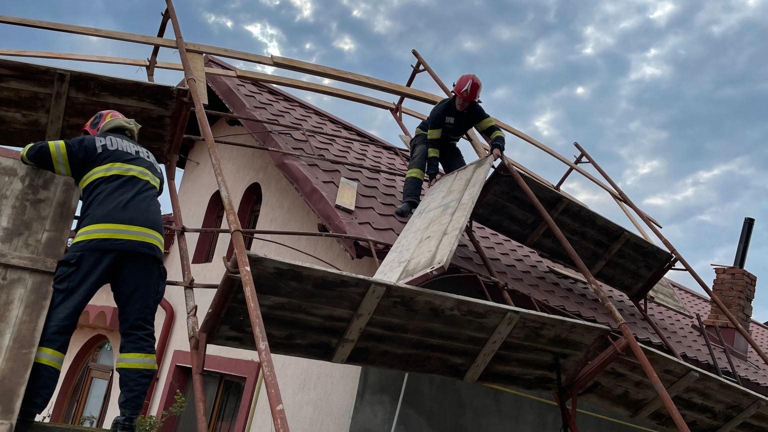 Katasztrófavédelem: 12 megye 42 településén volt szükség a katonai tűzoltók bevetésére a rossz idő nyomán