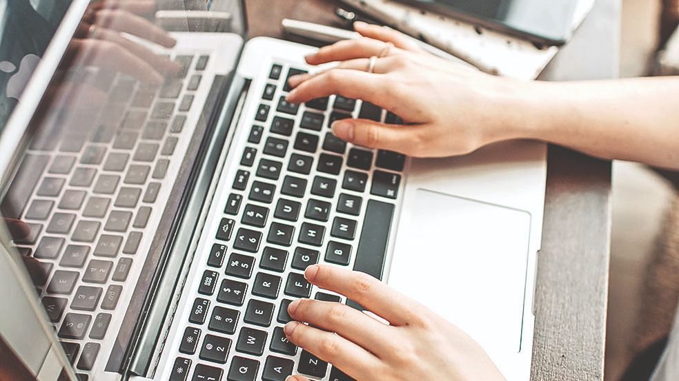 Ellenőrzik az online térben folyó választási kampányt