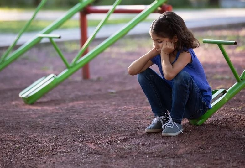 Gyermekjogvédelmi hatóság: 8895 romániai gyereknek mindkét szülője külföldön dolgozott tavaly szeptember végén