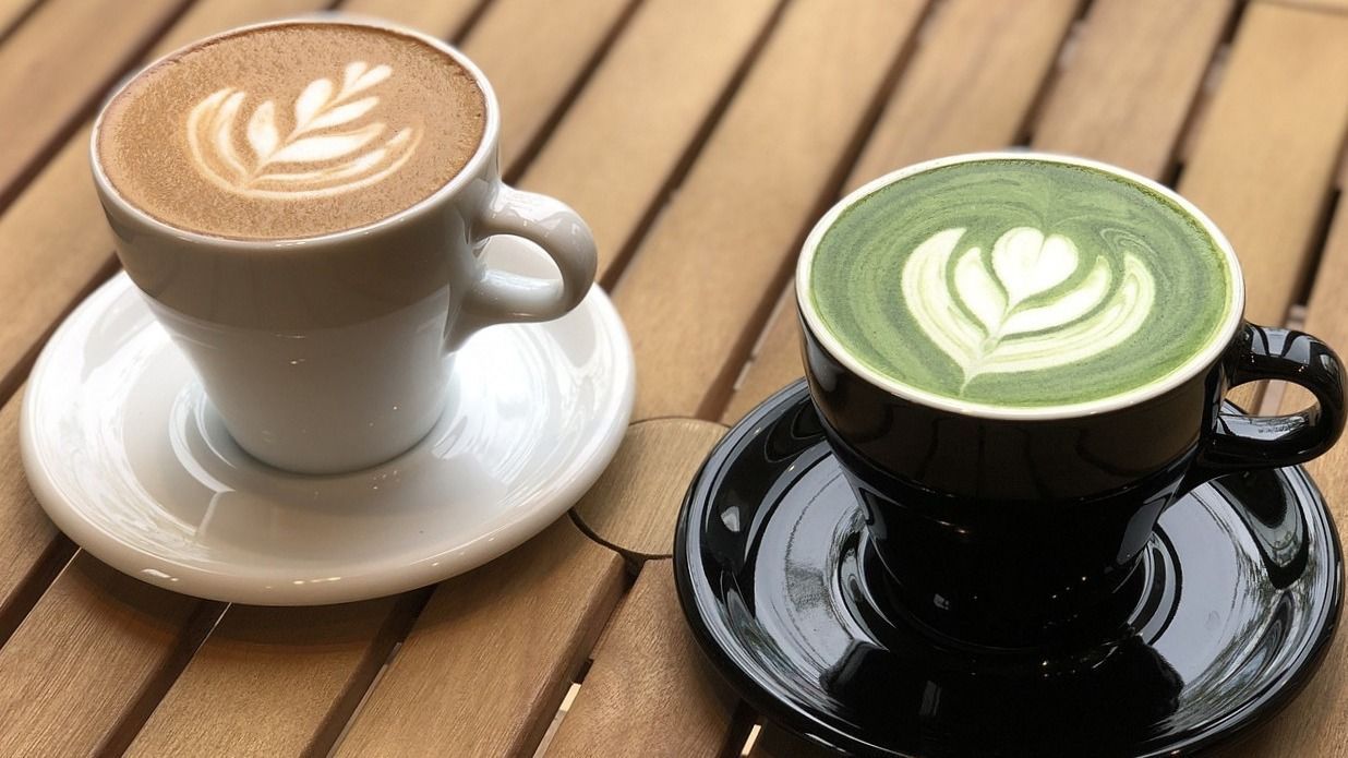 Matcha vagy kávé – melyik a bölcsebb döntés?