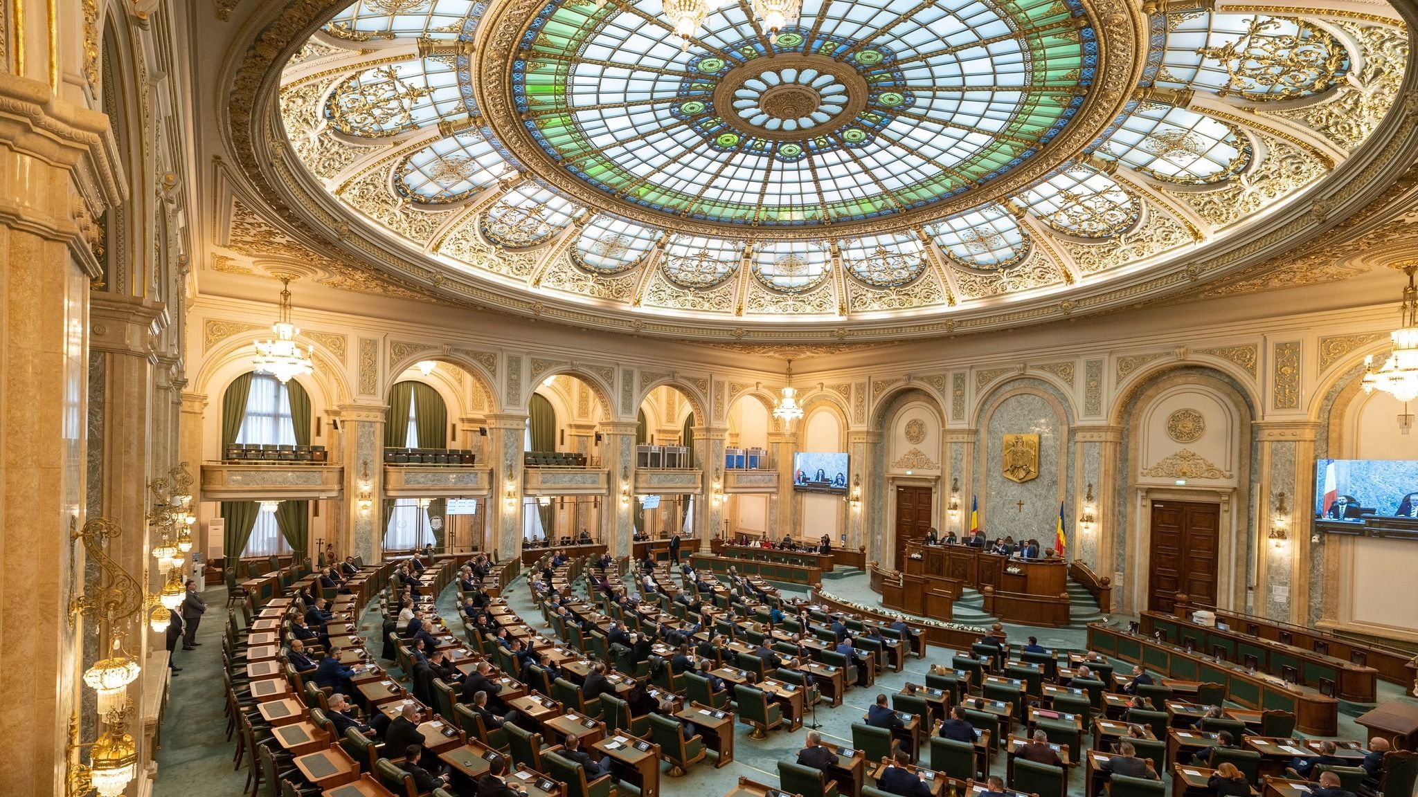 A szenátus hallgatólagosan elfogadta a „salátarendeletet" jóváhagyó jogszabálytervezetet