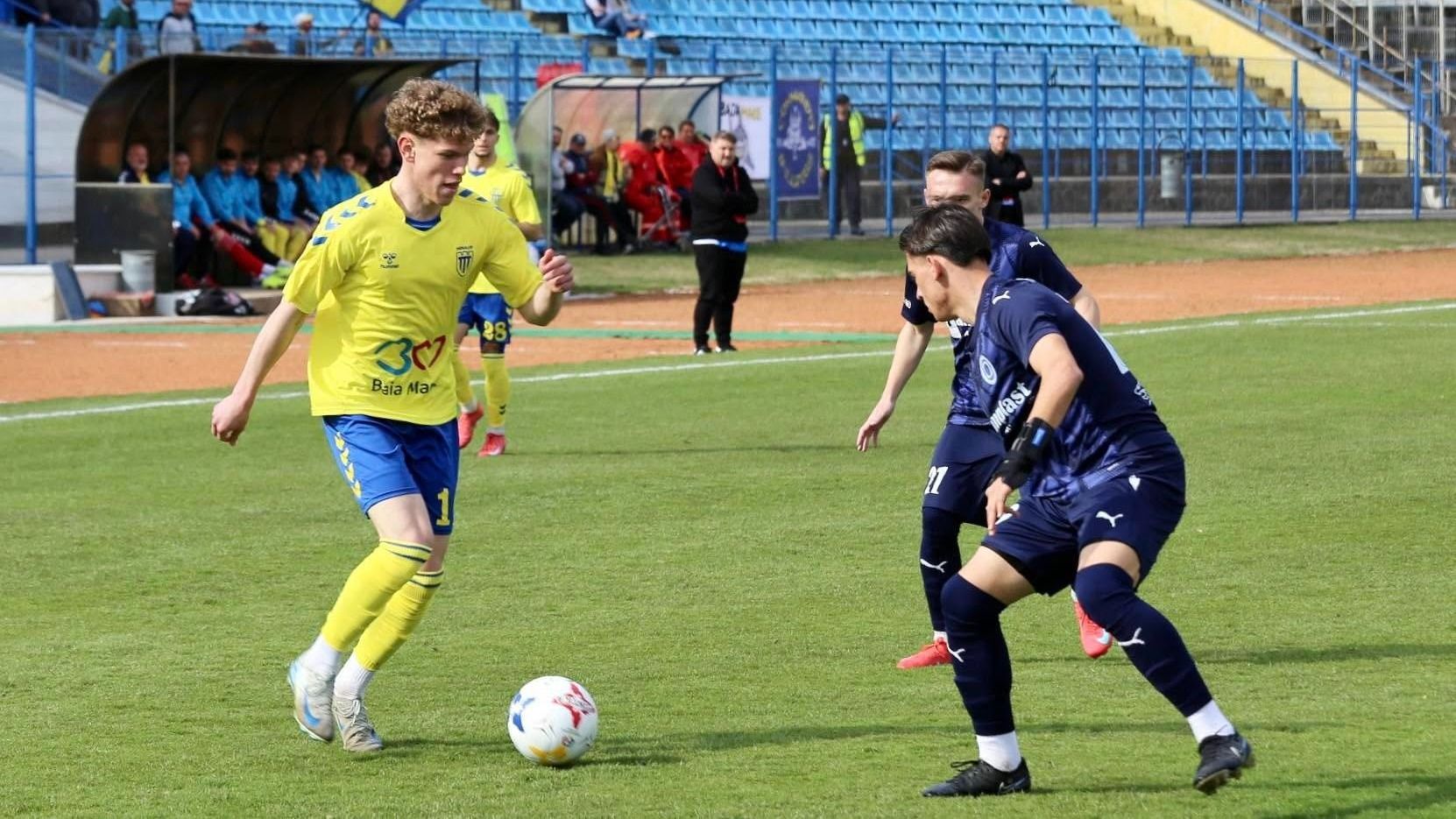 Sima vereség a listavezetőtől