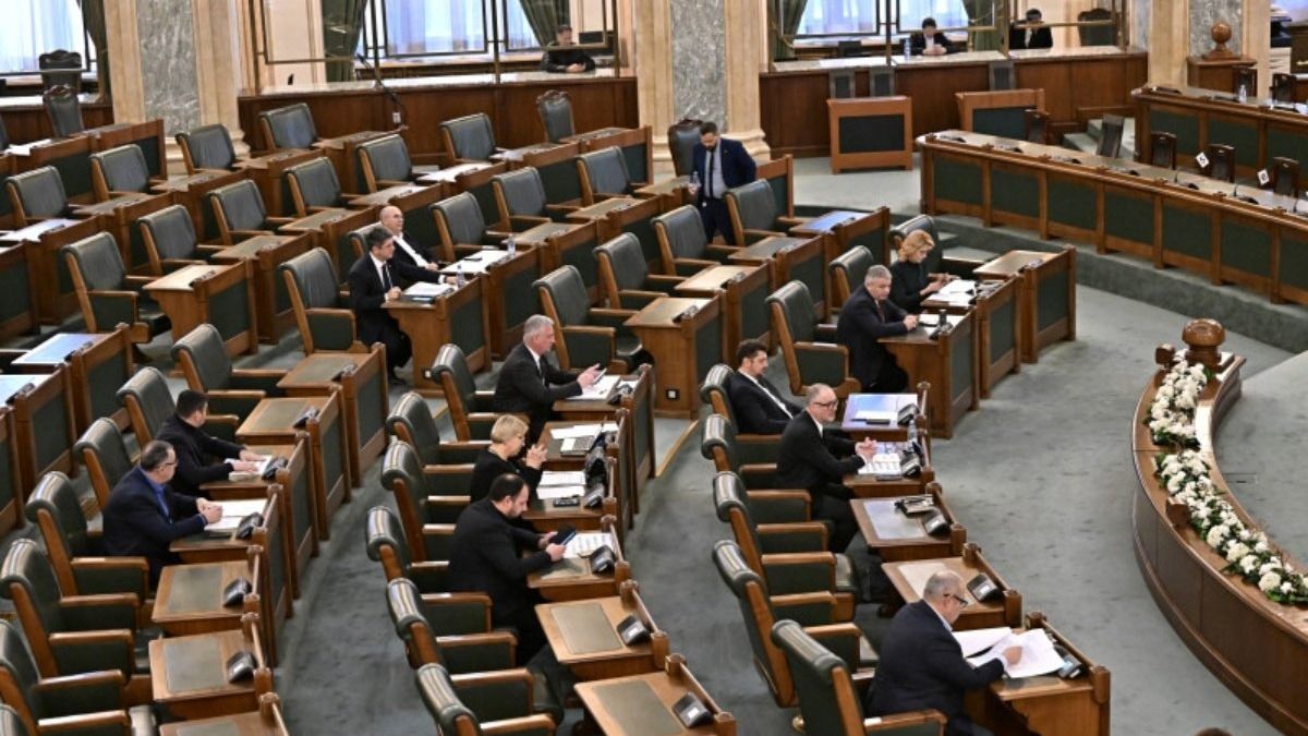 Hallgatólagosan elfogadta a szenátus a májusi elnökválasztás megszervezéséről szóló rendeletet jóváhagyó tervezetet