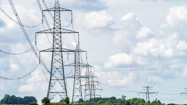 Közel 580 millió euró értékű állami támogatásban részesítené a kormány a nagy energiaigényű ipari fogyasztókat