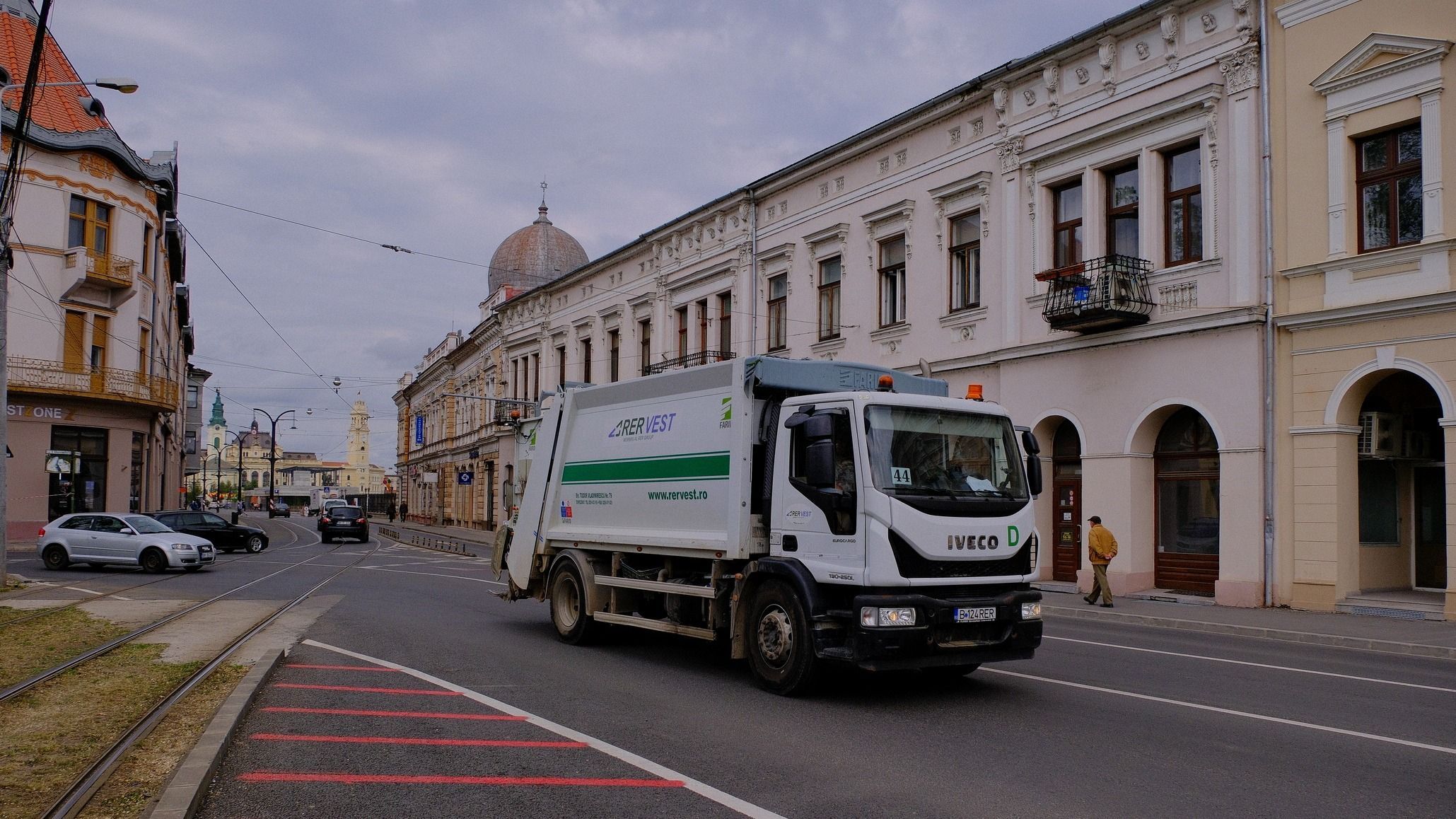Zajlik a tavaszi nagytakarítás Váradon