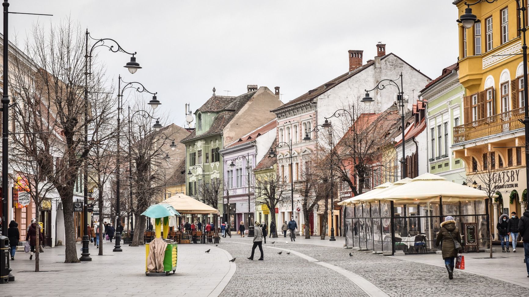 Tégla zuhant egy nő fejére Nagyszeben óvárosában