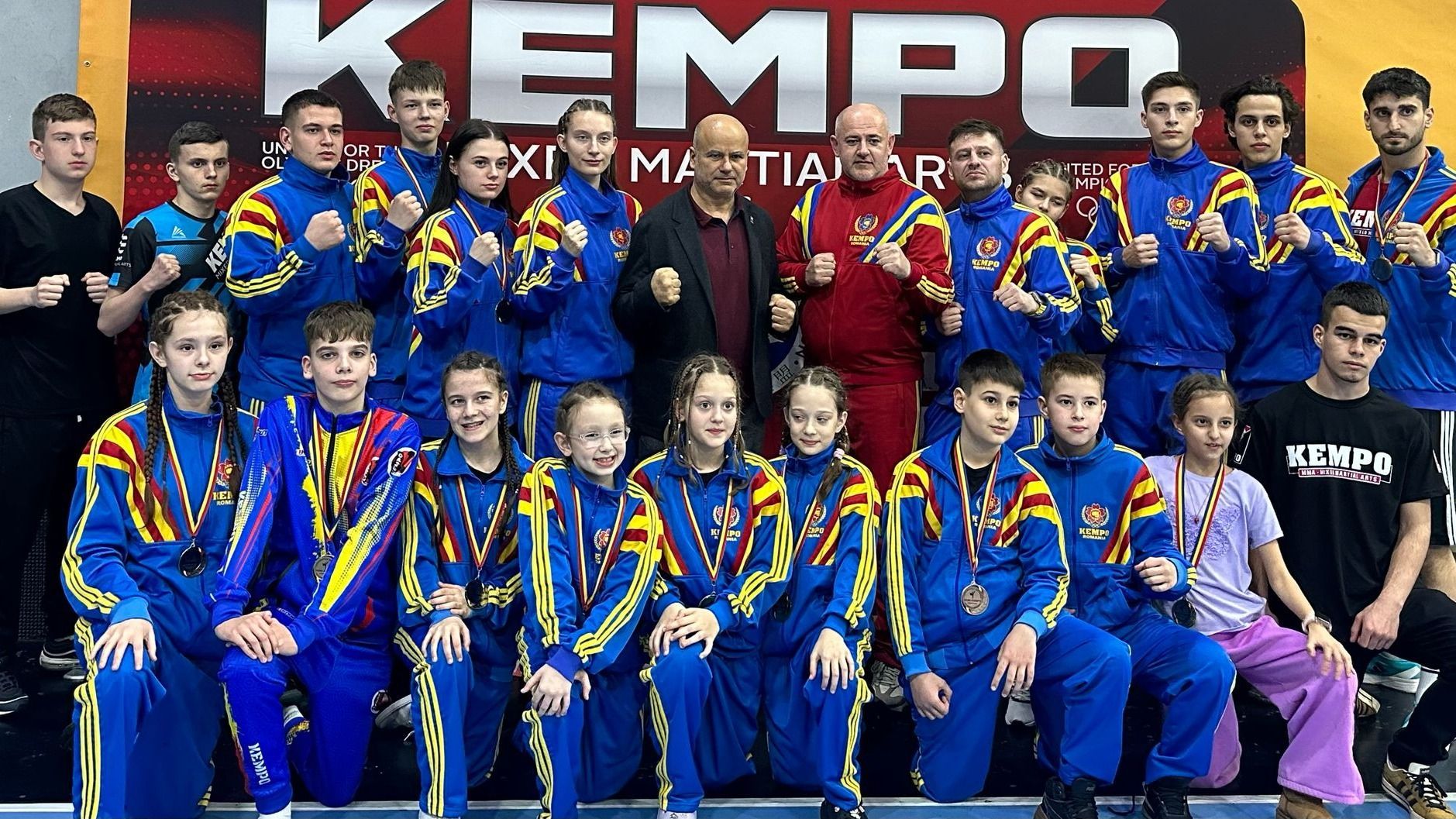 Kiemelkedő teljesítmény: 22 érmet szereztek a váradi kempósok