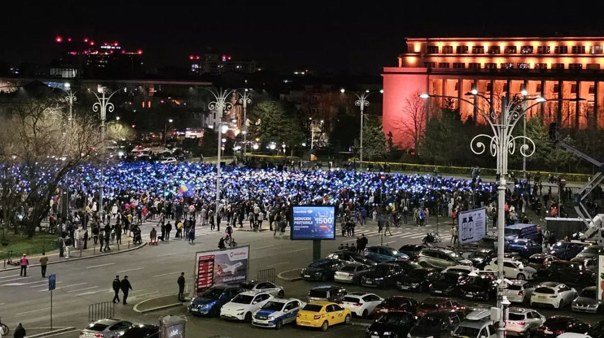 Európa-párti tüntetést tartottak a kormány székháza előtti téren Bukarestben