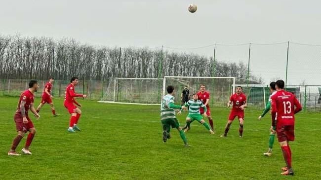 Gól nélküli döntetlen Újpécsen