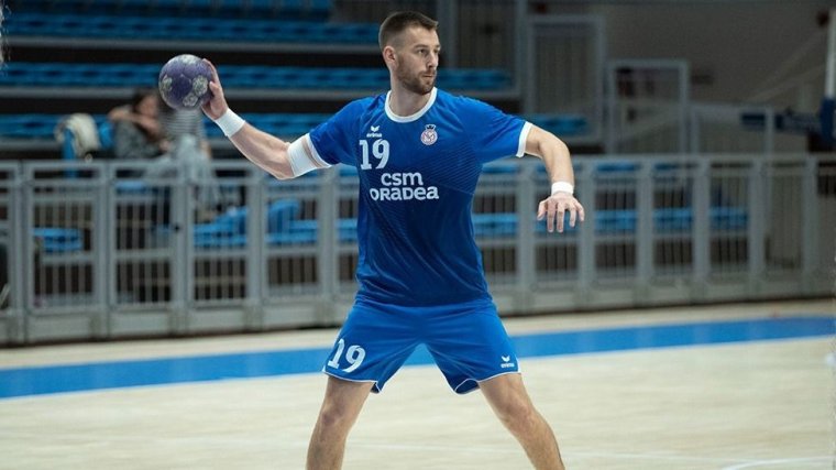 Szoros meccsen vereség a listavezetőtől