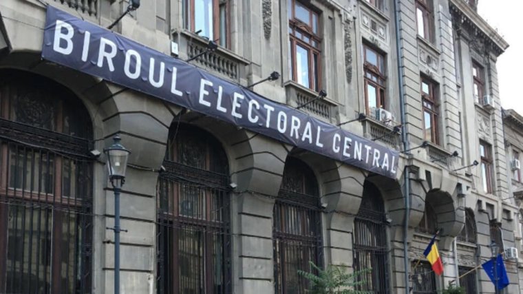 Elena Lasconi és Diana Șoșoacă csütörtökön benyújtja elnökjelölti iratcsomóját