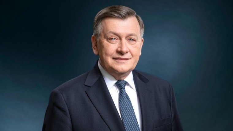 Crin Antonescu szerint az ország adósbesorolása javítható egy nyugatbarát elnökkel és stabil kormánnyal
