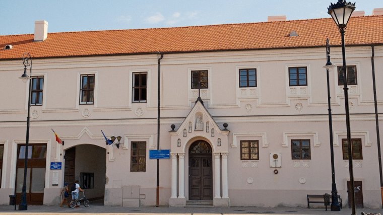 A szaknak megfelelő kötelező tantárgyából tartott vizsgán 81 százalékos volt a jelenlét