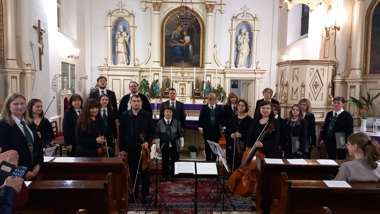 Nagyböjti koncerttel hangolódtak húsvétra a Szent Anna-templomban