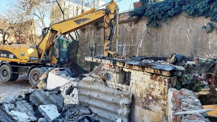 Újabb garázsbontások Váradon