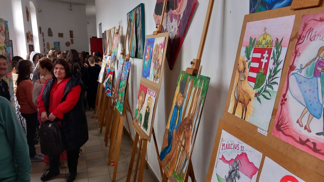 Március 15-i ünnepség a Művészetiben: A szabadság szerelmesei