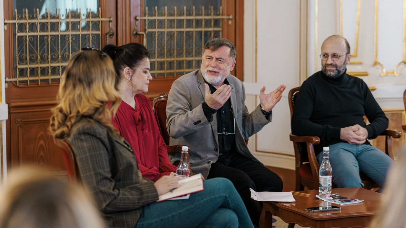 Közönségtalálkozó a Szerelmem, Lüszisztraté szerzőjével