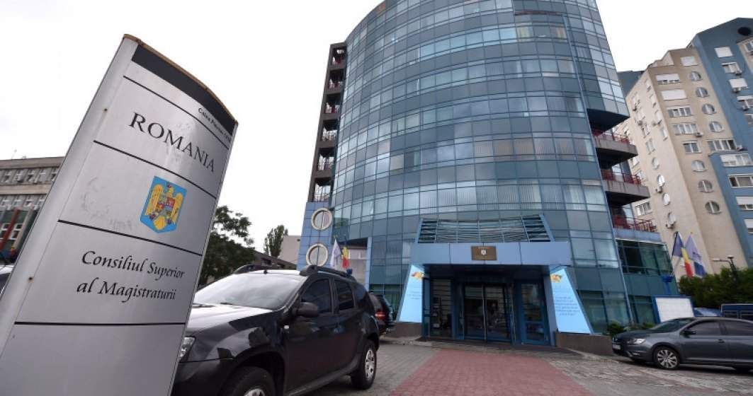 Negatívan véleményezte a CSM a bírák és ügyészek nyugdíjazásáról szóló törvénytervezetet