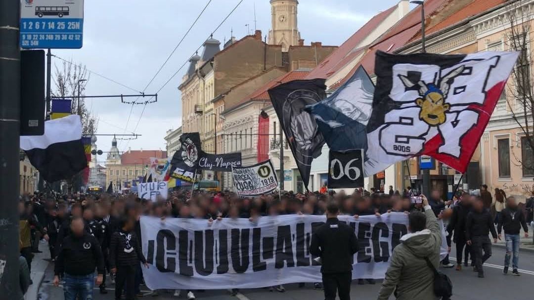 Magyar fiatalokat vertek meg Kolozsváron, Kelemen Hunor a román belügyminiszterhez fordul